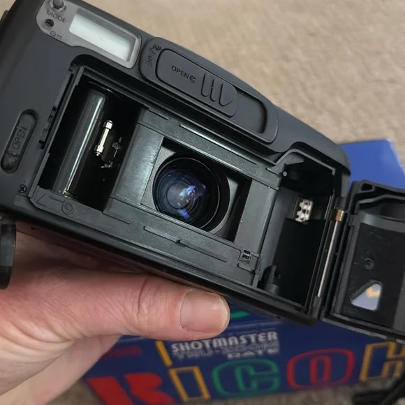 Ricoh Shotmaster Tru-Zoom Date 35mm Camera - Picture 7 of 9